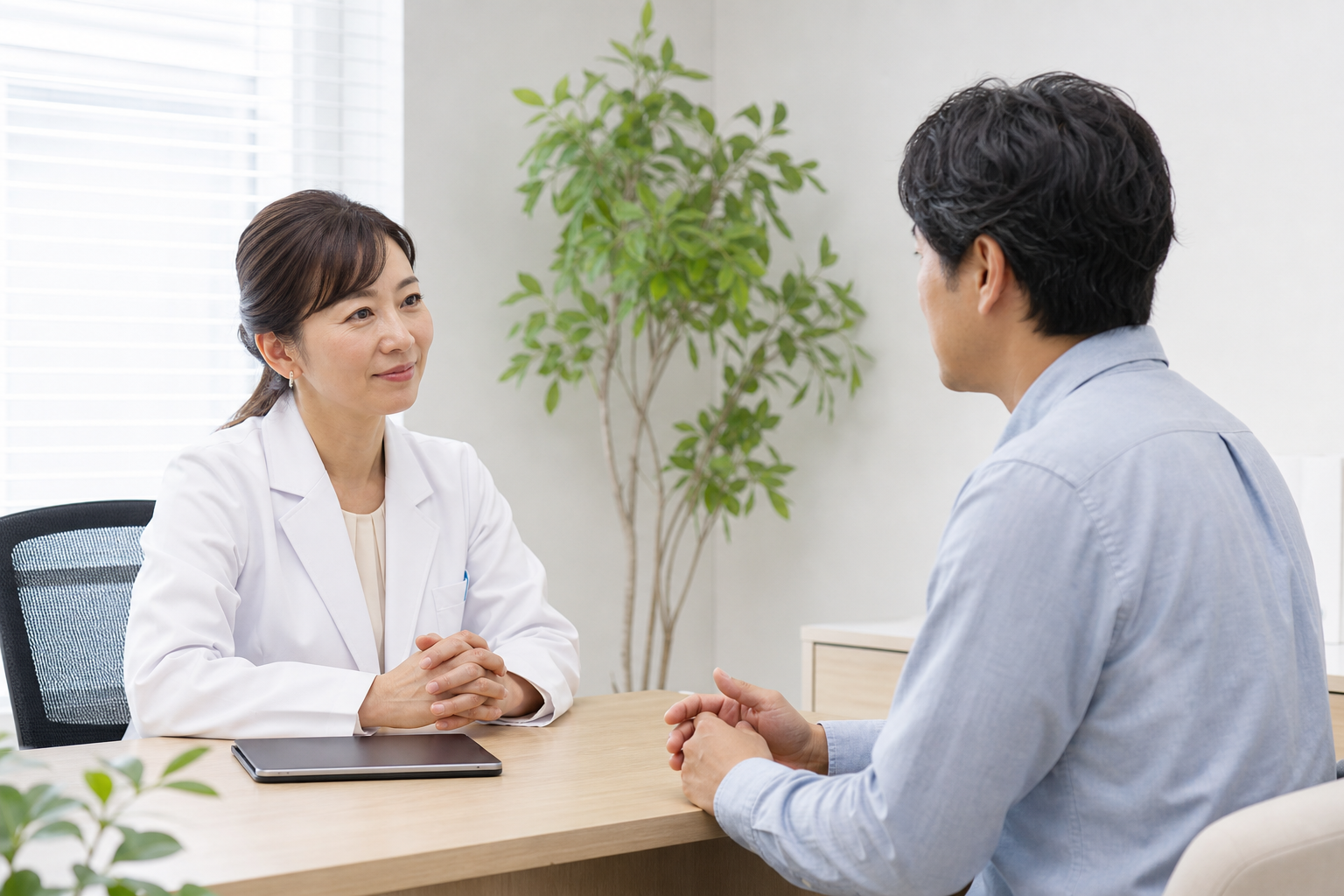 首のツボはどこ？やさしい触れ方・首こりのセルフケアと注意点：首のツボを押さずに相談したい症状と、セルフケアのまとめ